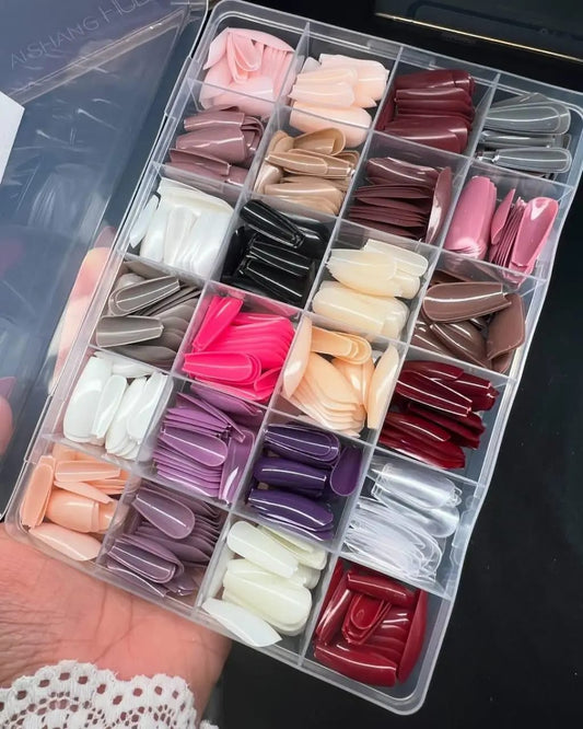 nails