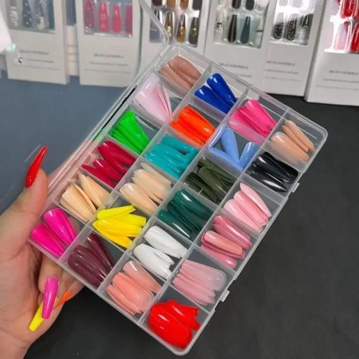 nails