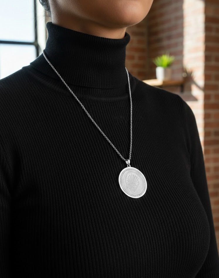 Medallion Pendant Necklace in silver